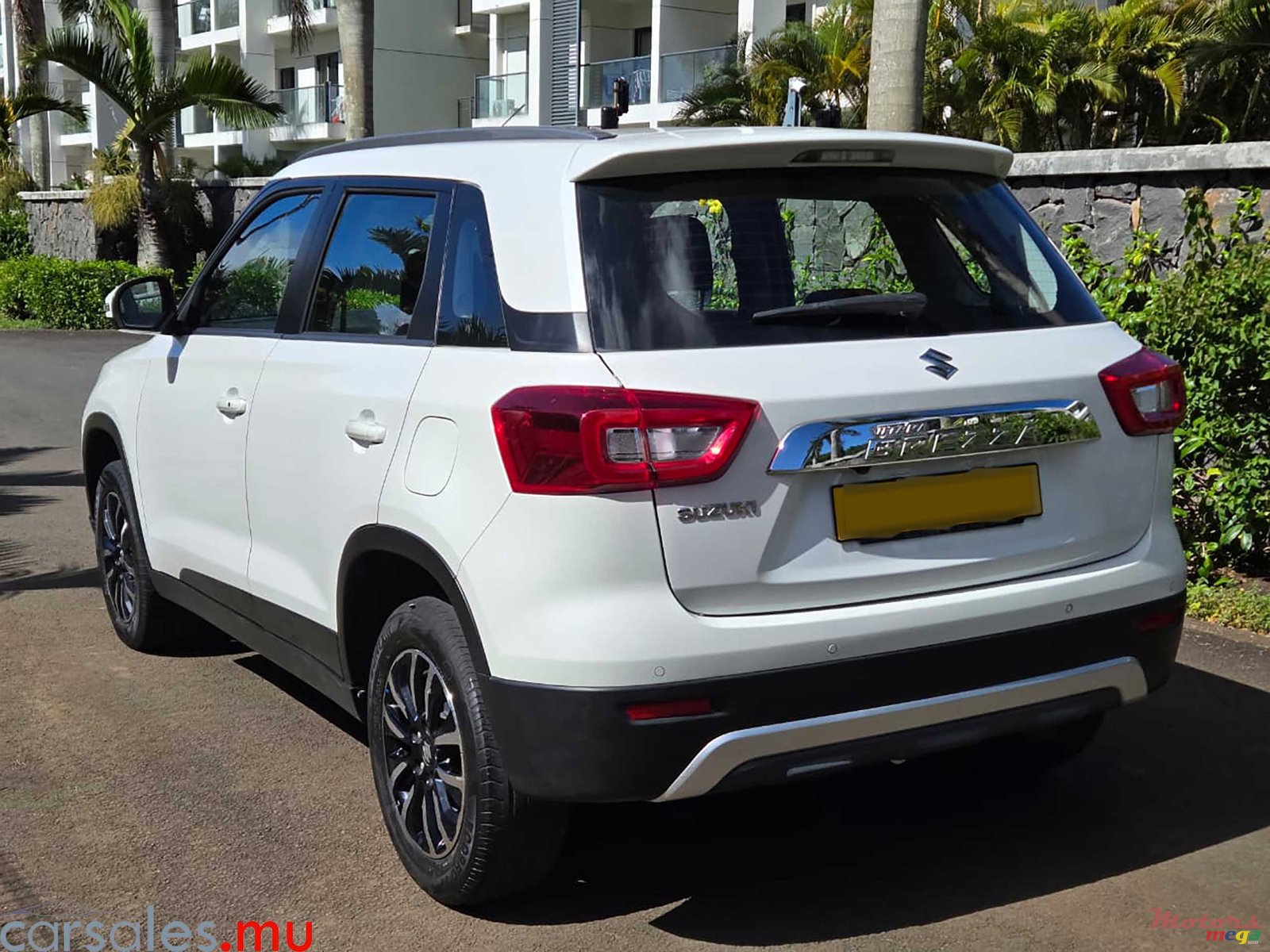 2022' Suzuki Vitara Brezza photo #3