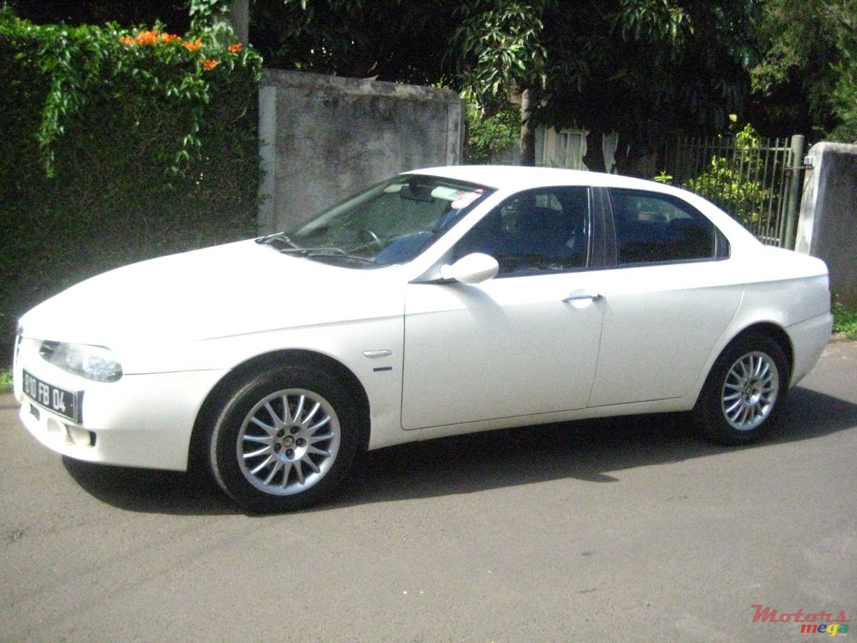 2004' Alfa Romeo 156 photo #1