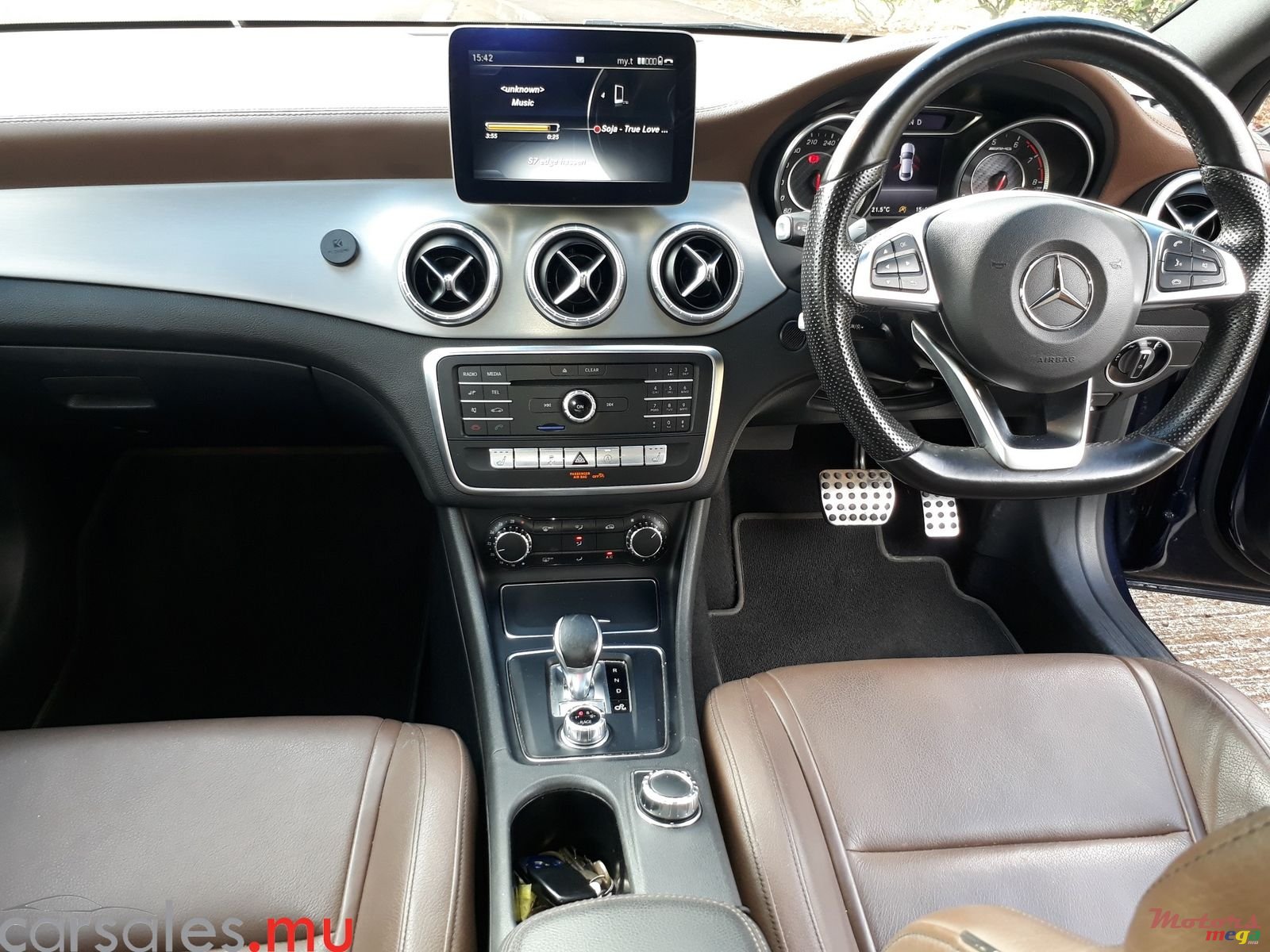 2017' Mercedes-Benz CLA 45 AMG 4Matic Turbo photo #6