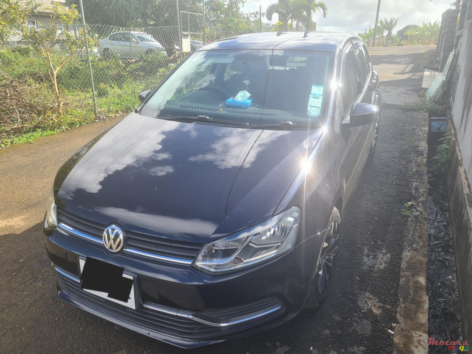 2015' Volkswagen Polo photo #4