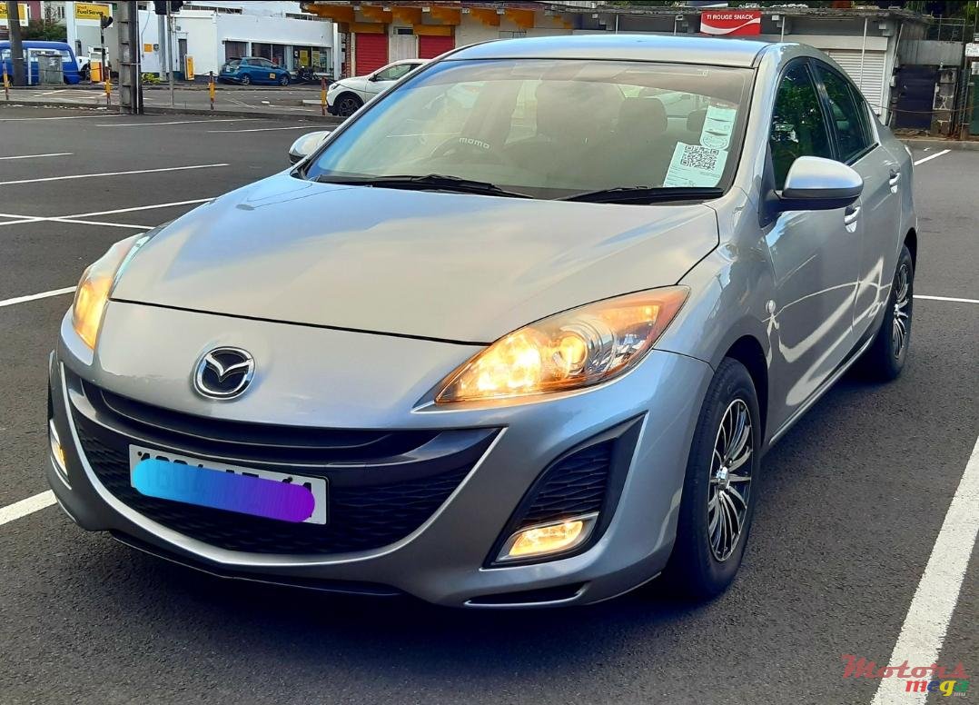 2011' Mazda 3 photo #3
