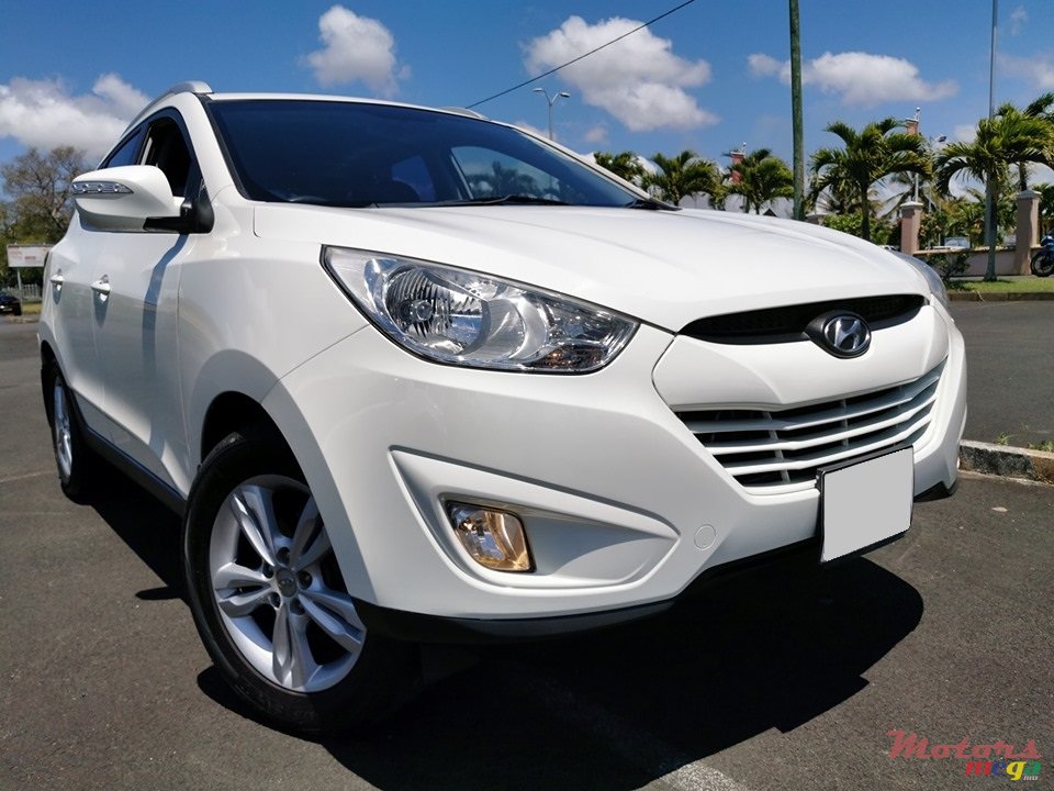 2011' Hyundai ix35 photo #1