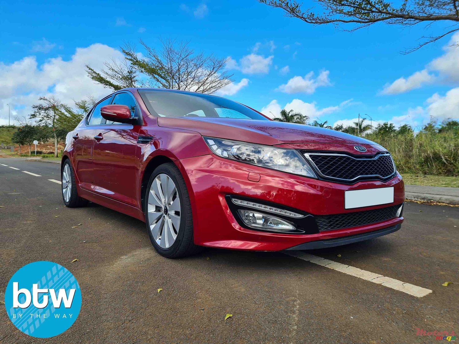 2012' Kia Optima photo #1