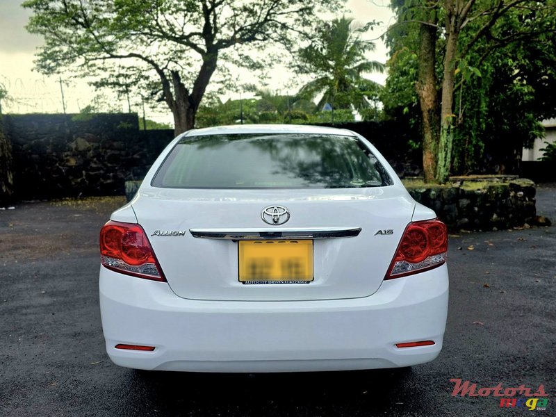 2015' Toyota Allion photo #3