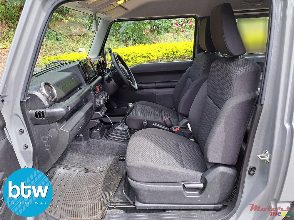 2022' Suzuki Jimny photo #5