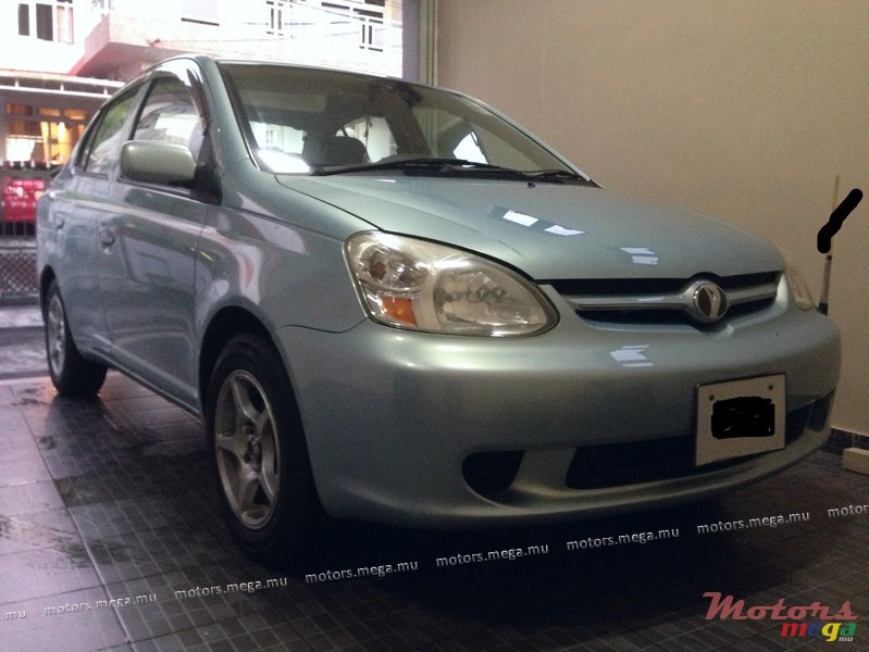 2003' Toyota Yaris Platz photo #1