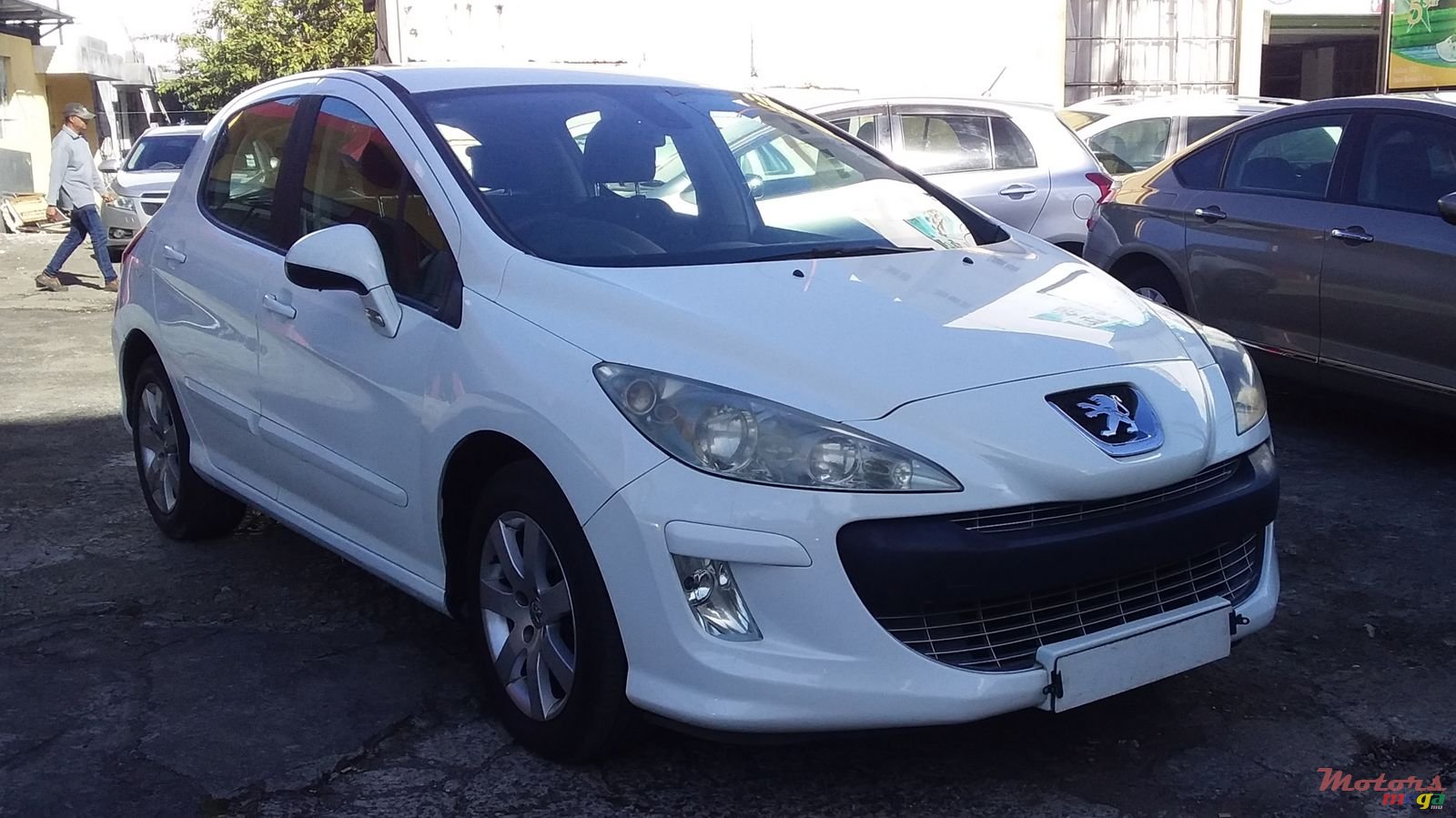 2009' Peugeot 308 photo #1