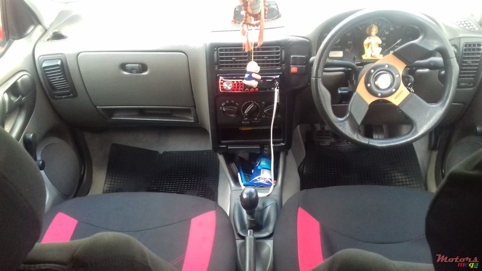 1999' Volkswagen Polo Hatchback photo #4