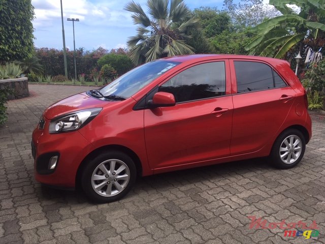 2013' Kia Picanto photo #1