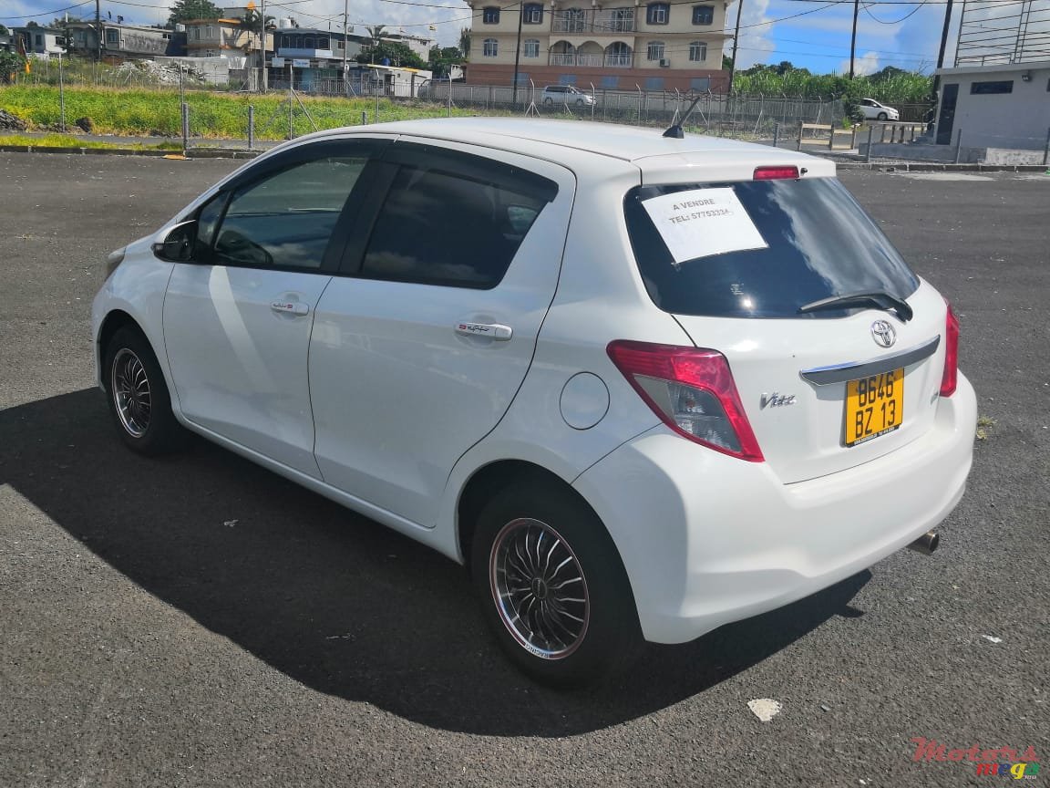 2013' Toyota Vitz 1300cc photo #1