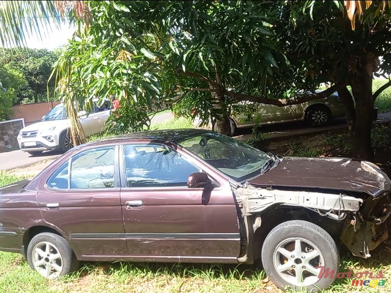 1999' Nissan Sunny photo #2