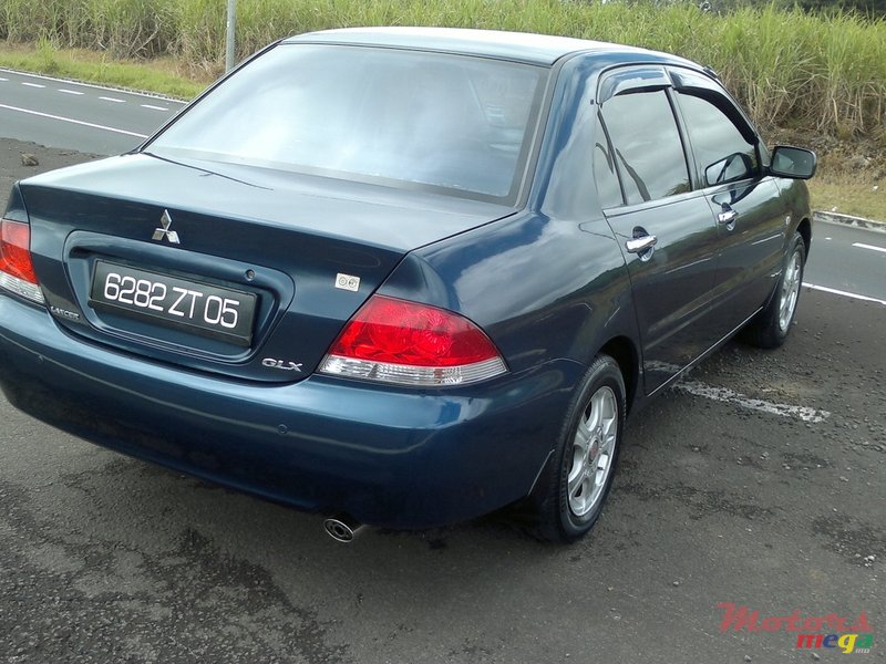 2005' Mitsubishi Lancer photo #2