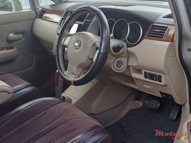 2006' Nissan Tiida Latio photo #5