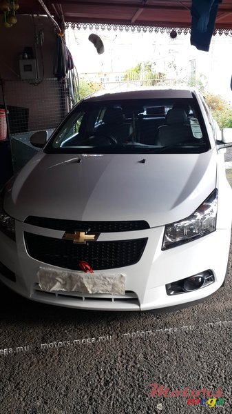 2010' Chevrolet Cruze photo #1