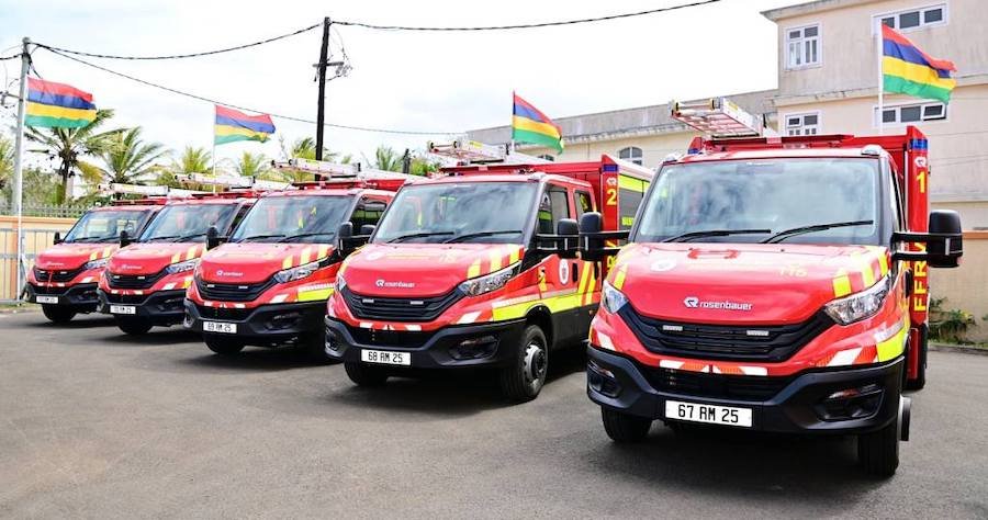 Une ambulance de premiers soins et 5 véhicules d’intervention rapide pour les sapeurs-pompiers