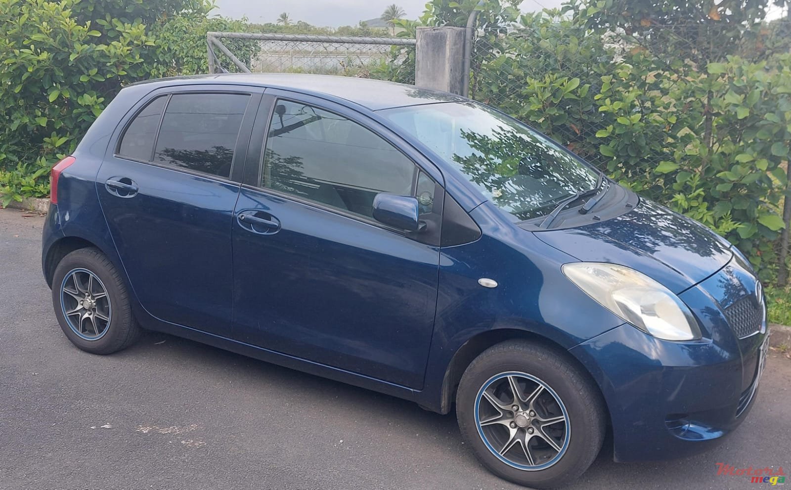 2006' Toyota Vitz photo #4