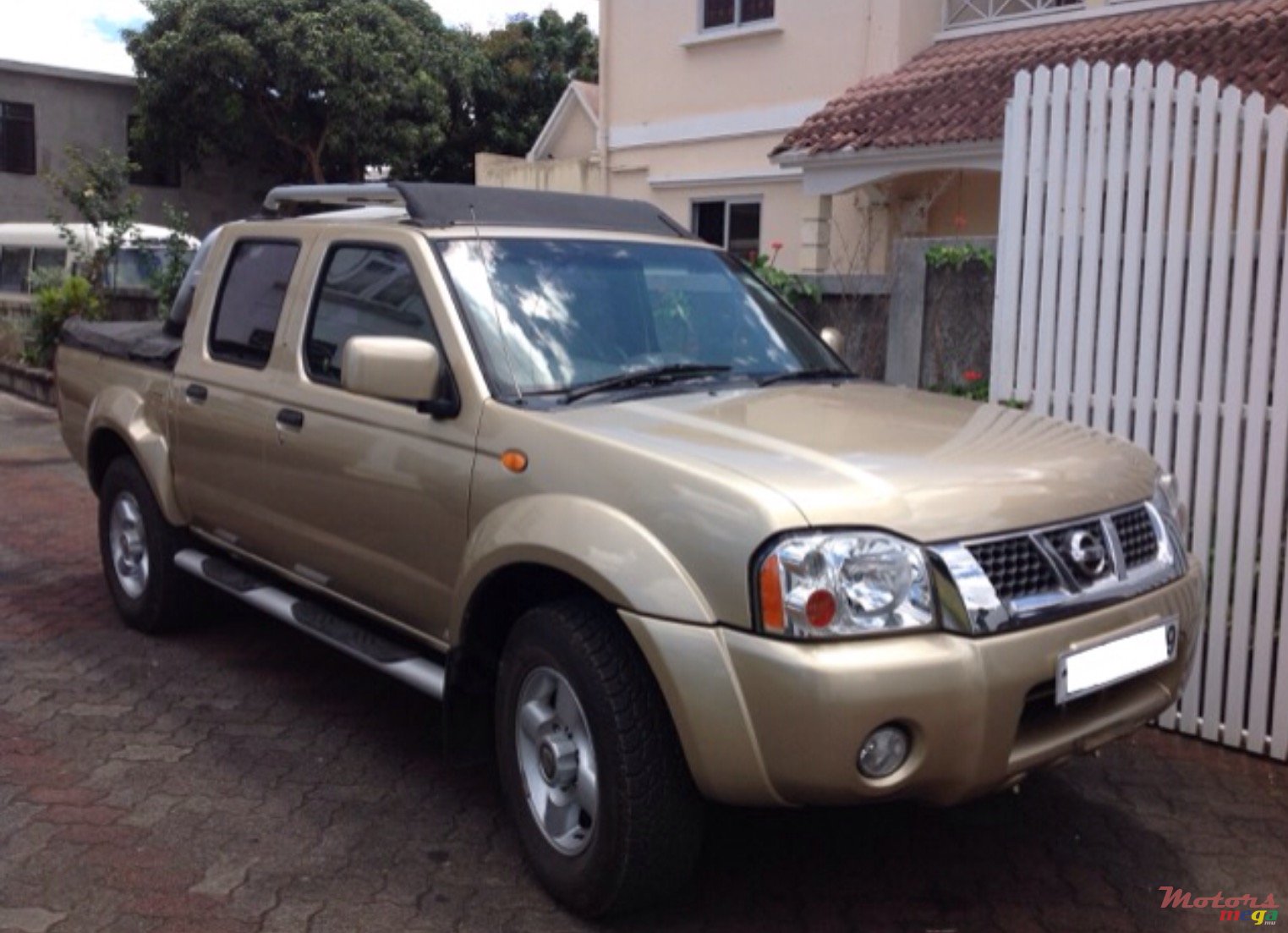 2009' Nissan photo #2