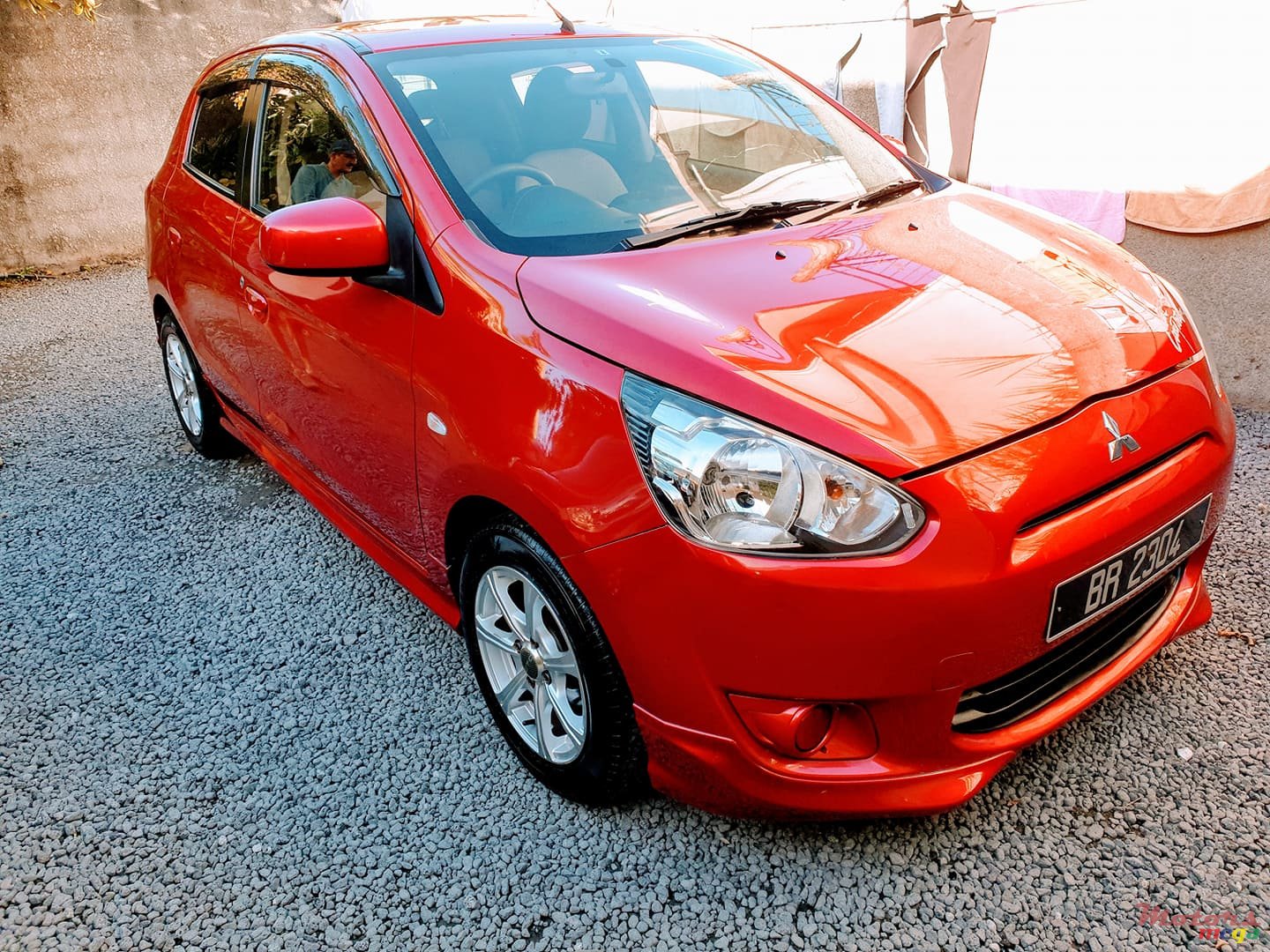2013' Mitsubishi Mirage photo #1