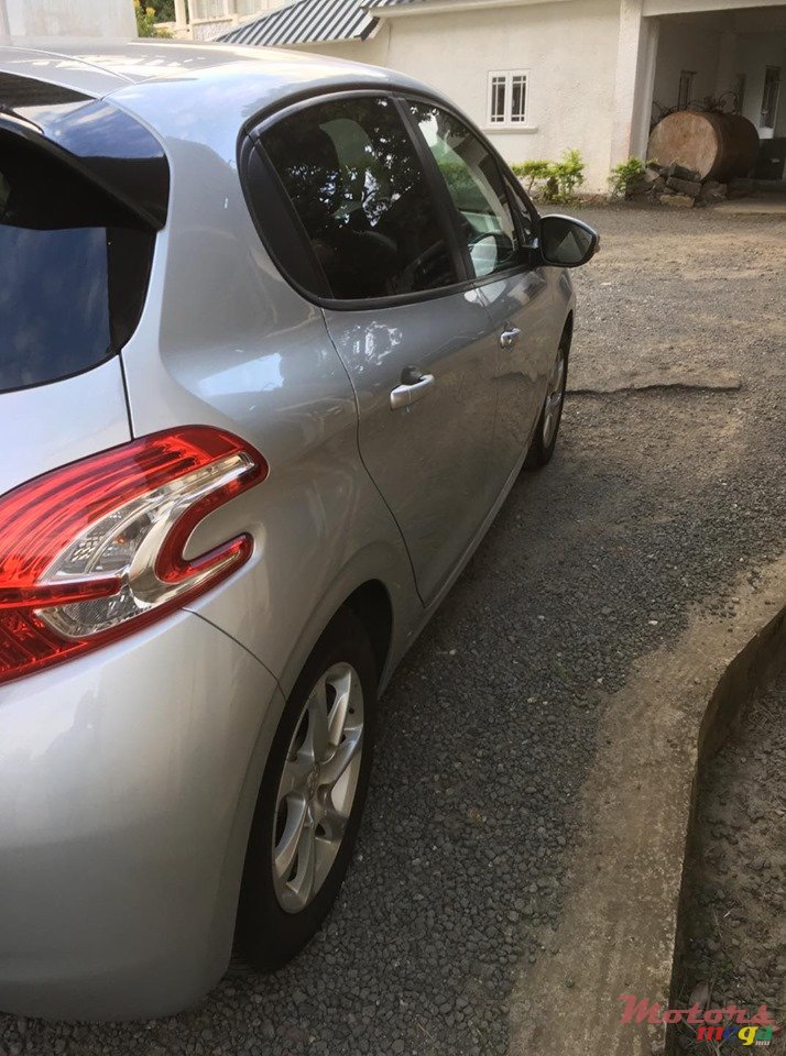 2016' Peugeot 208 photo #5