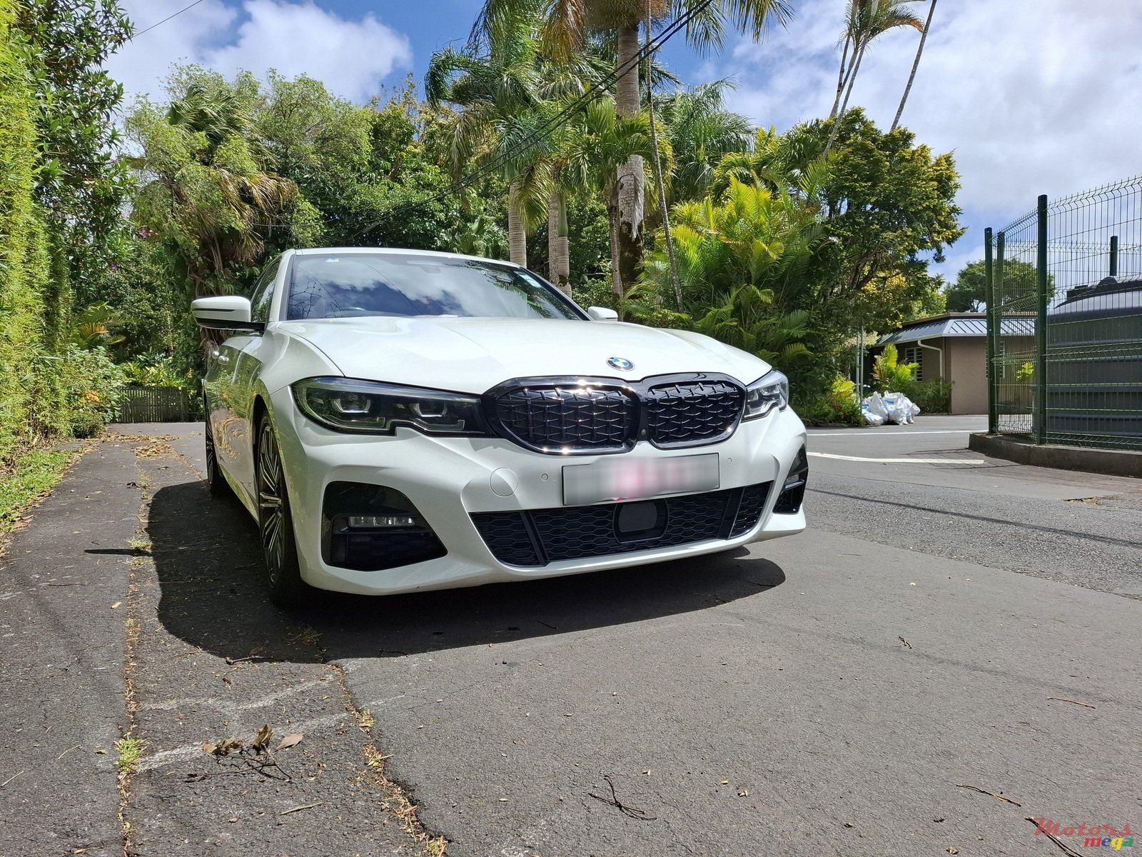 2021' BMW 3 Series photo #1