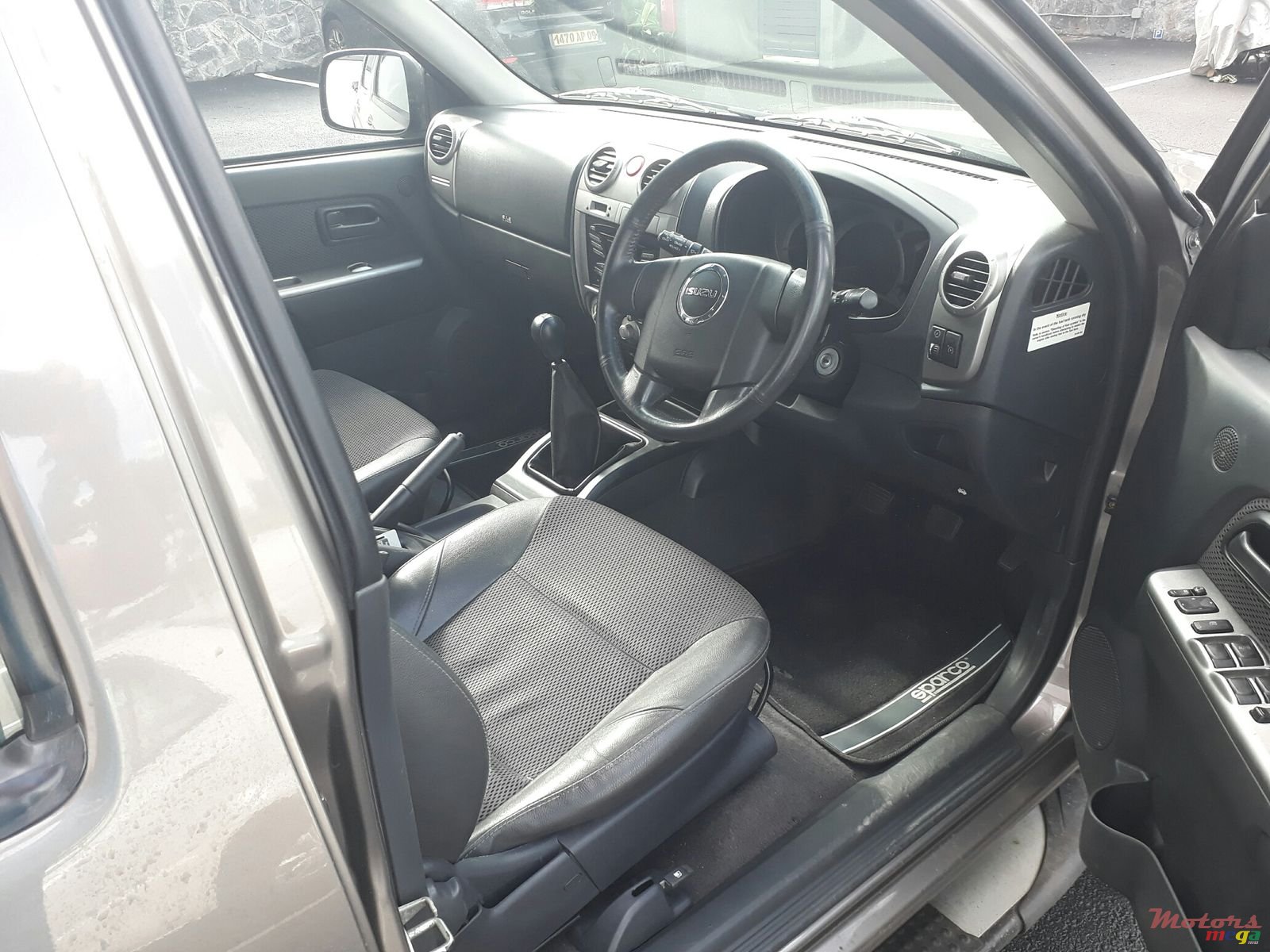 2011' Isuzu KB Series photo #2