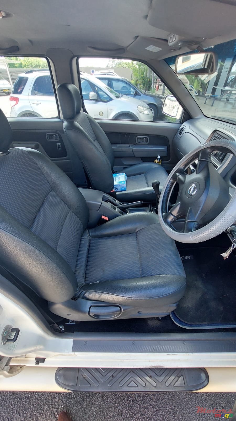 2015' Nissan Hardbody NP300 photo #2