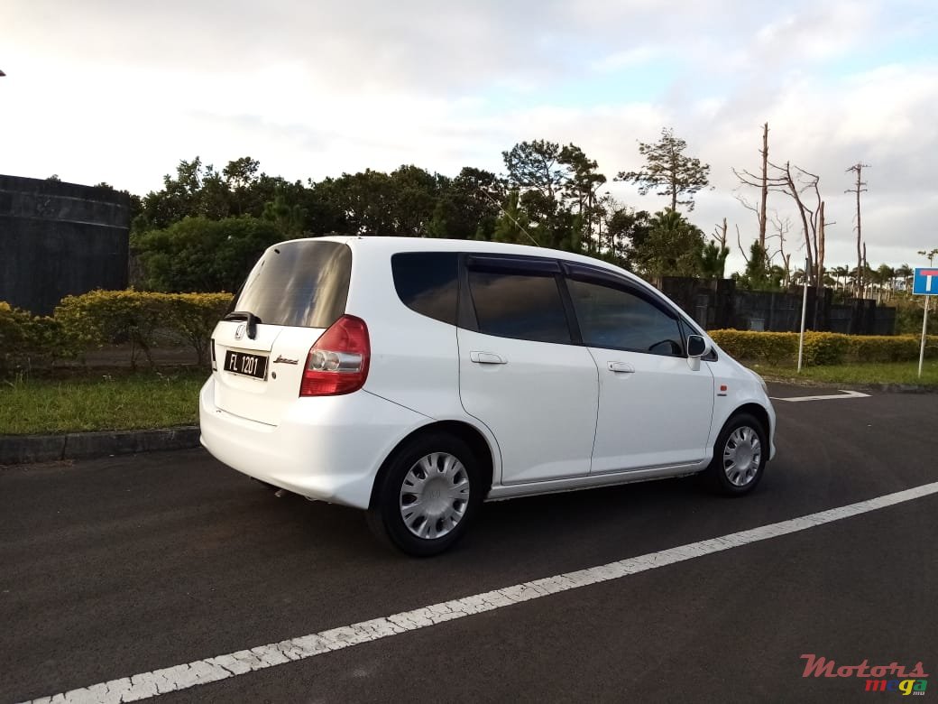 2005' Honda Jazz photo #3