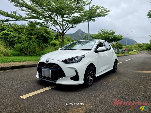 2020' Toyota Yaris photo #2
