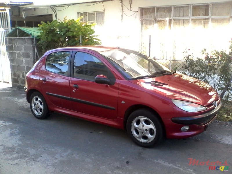 2001' Peugeot 206 photo #1