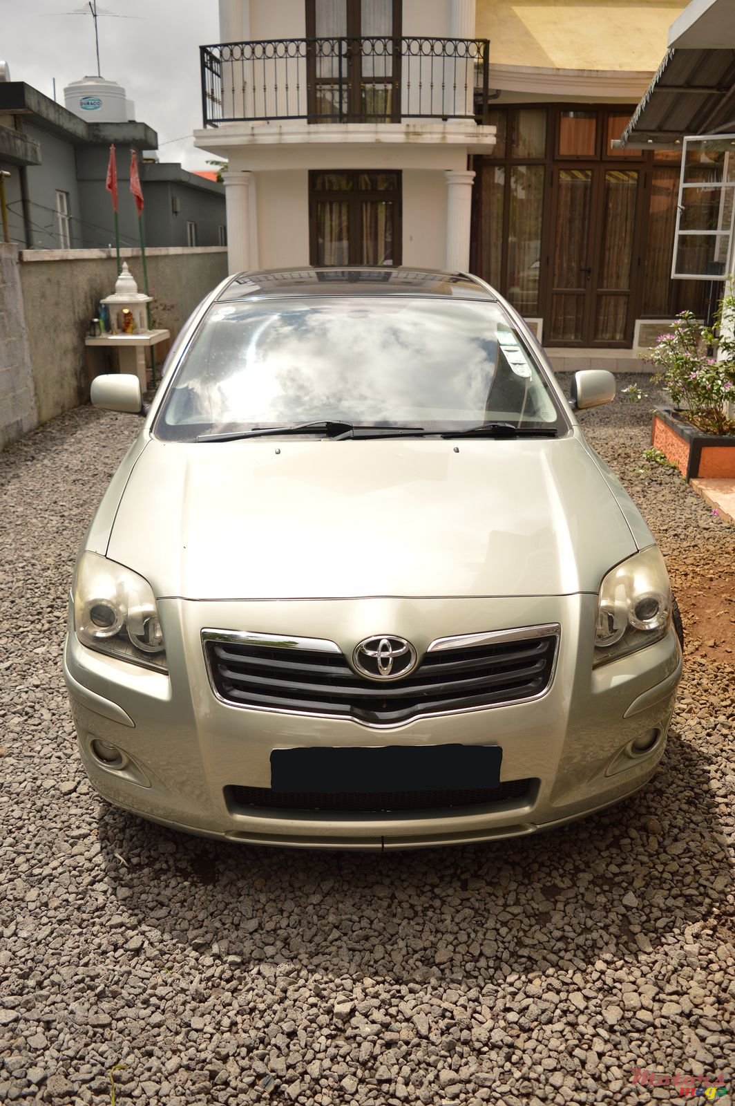 2005' Toyota Avensis photo #5