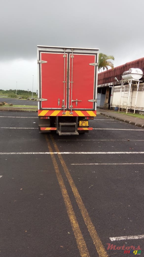 2012' Mitsubishi photo #7