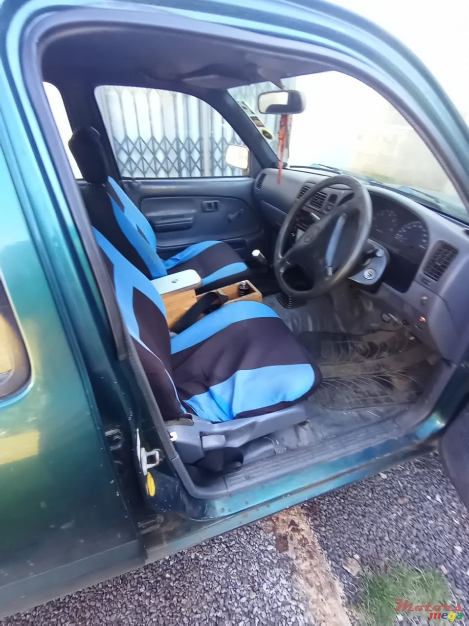 1998' Toyota Hilux photo #1