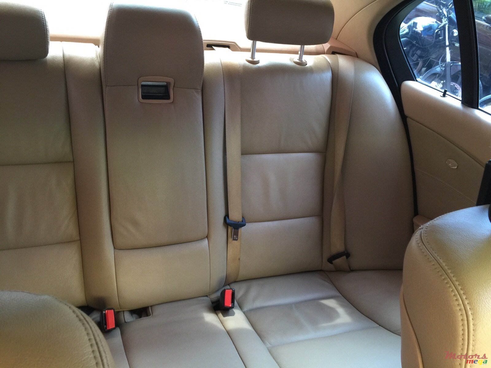 2005' BMW 525 photo #7