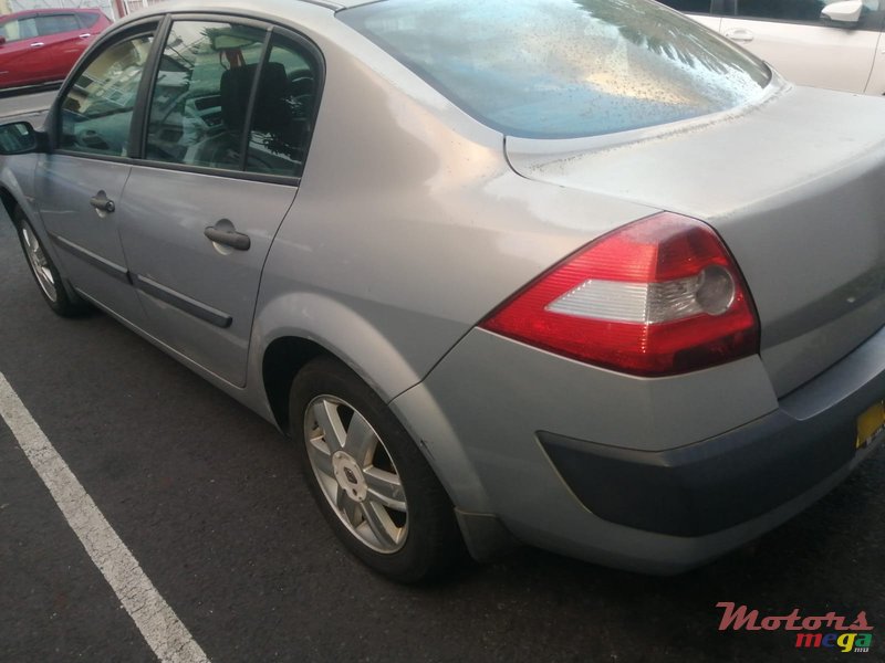 2004' Renault Megane photo #4