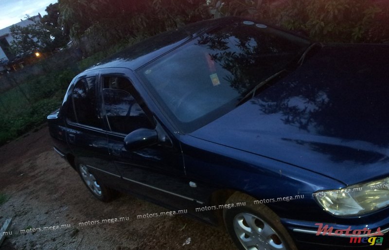 2001' Peugeot 406 photo #1