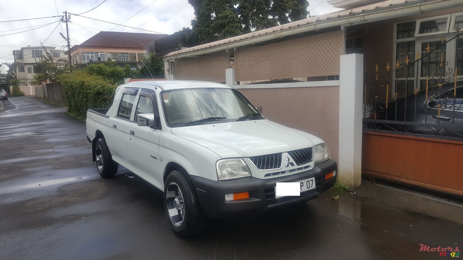 2007' Mitsubishi L200 photo #1