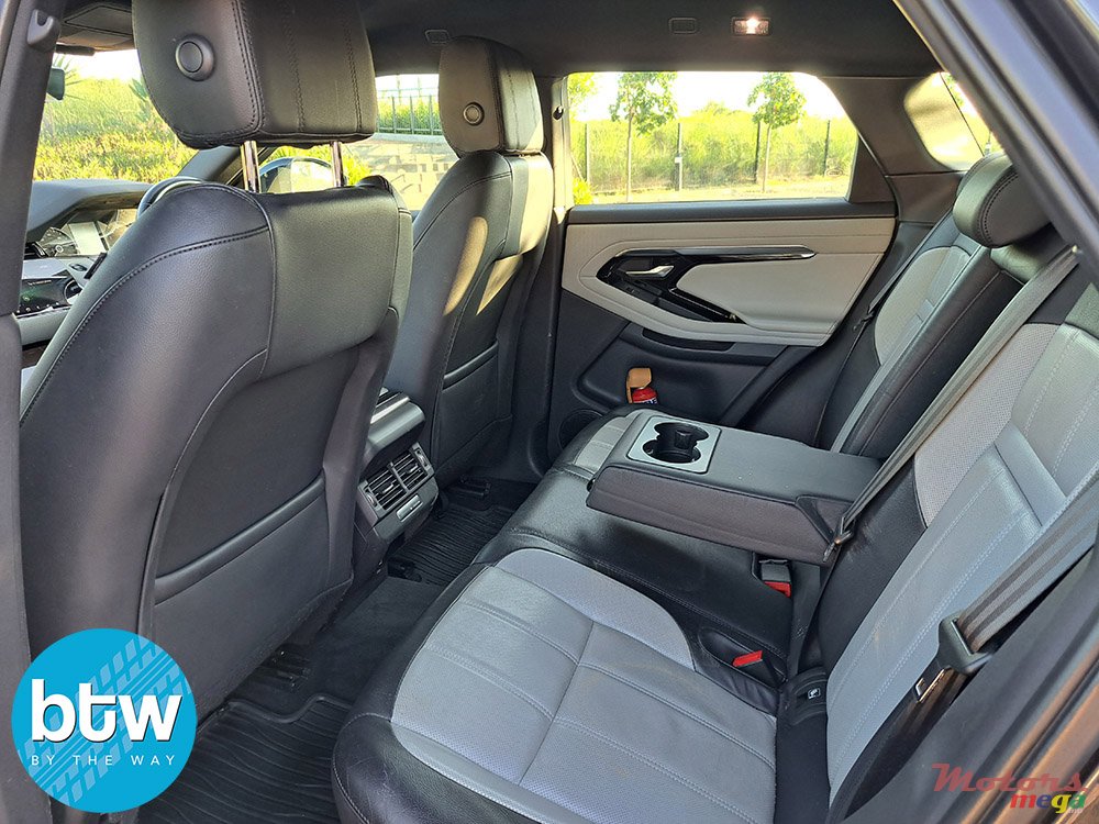 2019' Land Rover Range Rover Evoque photo #4