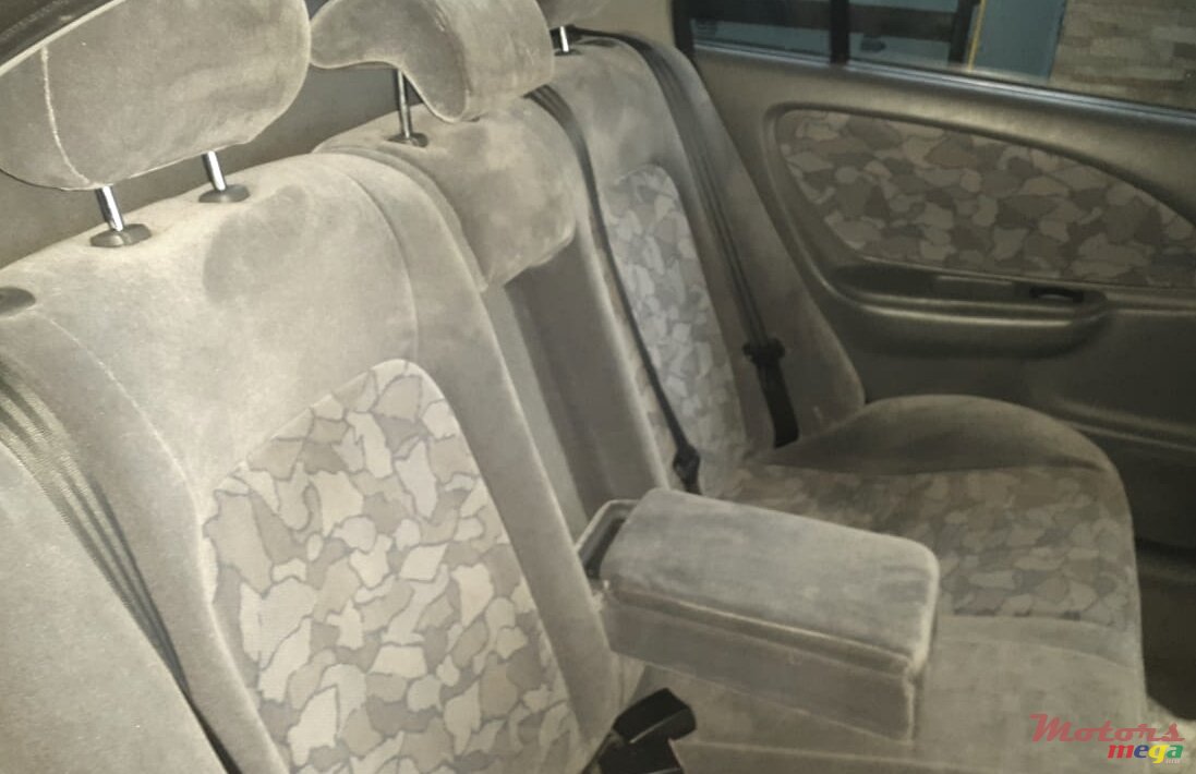 1998' Toyota Carina Gli avensis photo #3