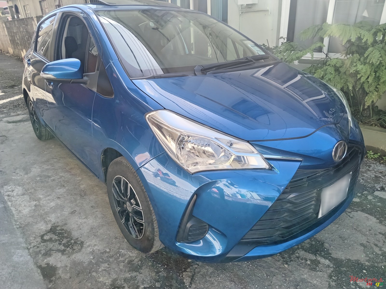 2018' Toyota Vitz photo #1