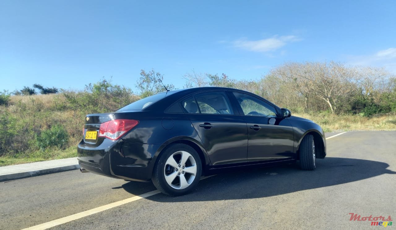 2011' Chevrolet 1500 photo #1