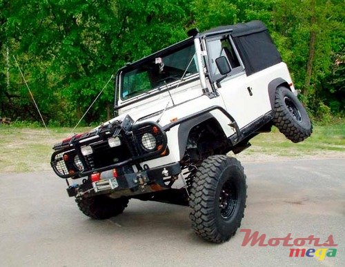 1999' Land Rover Defender 90 photo #1