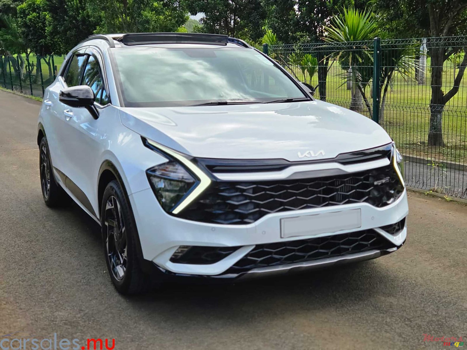 2024' Kia Sportage GT Line SX Pack + photo #2