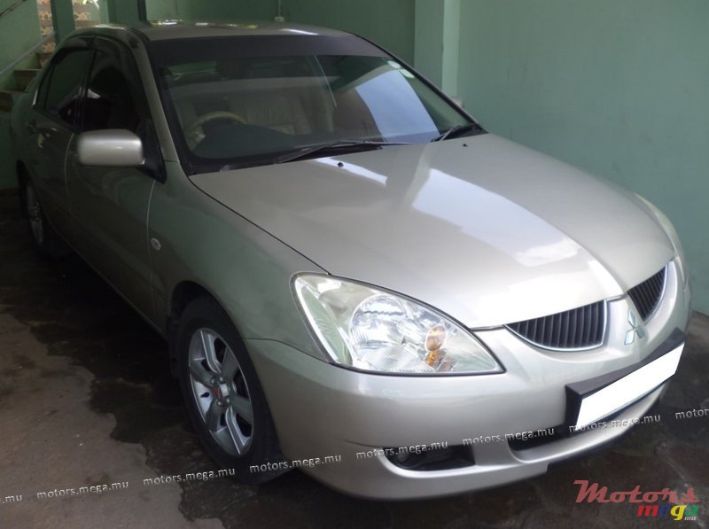 2003' Mitsubishi Lancer GLX photo #2