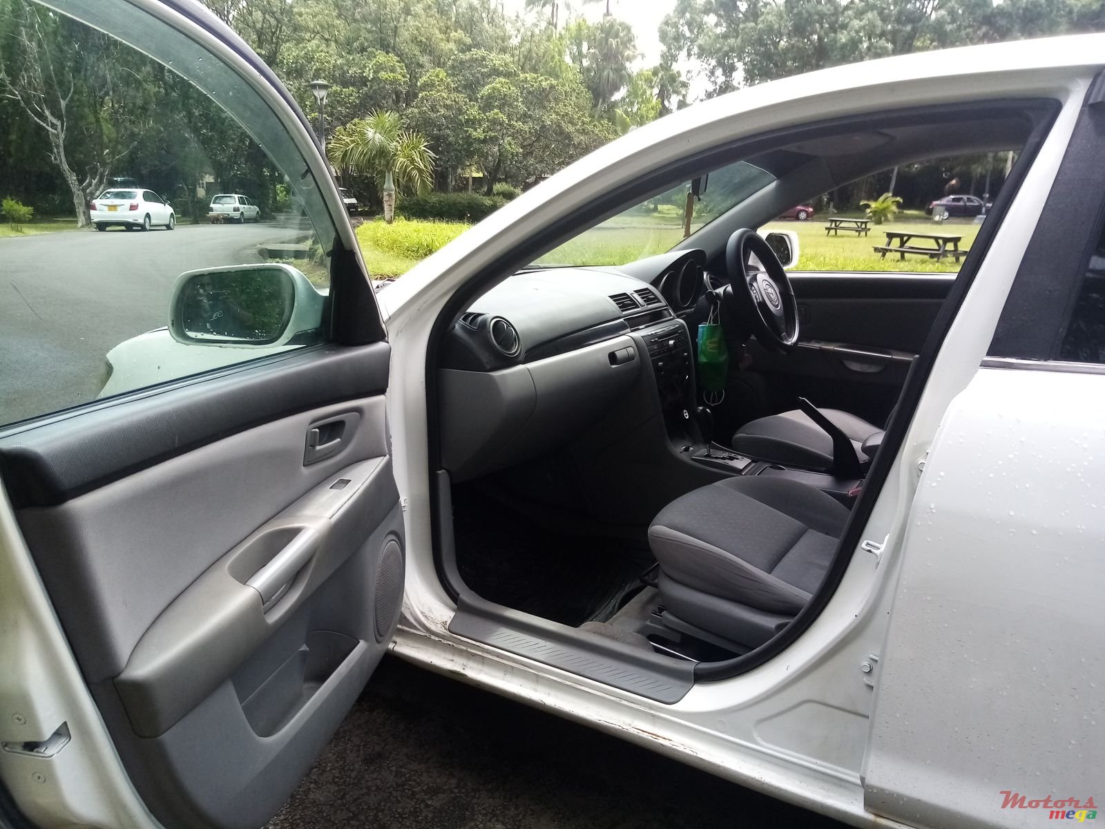 2005' Mazda 3 photo #6