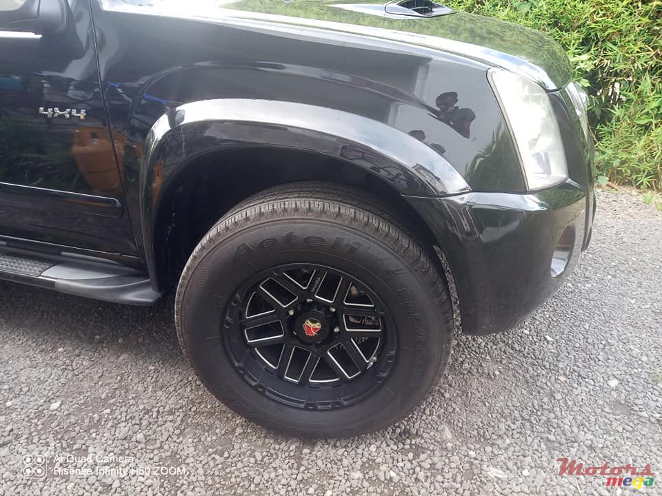 2009' Isuzu KB Series KB300 LX AUTOMATIC photo #5