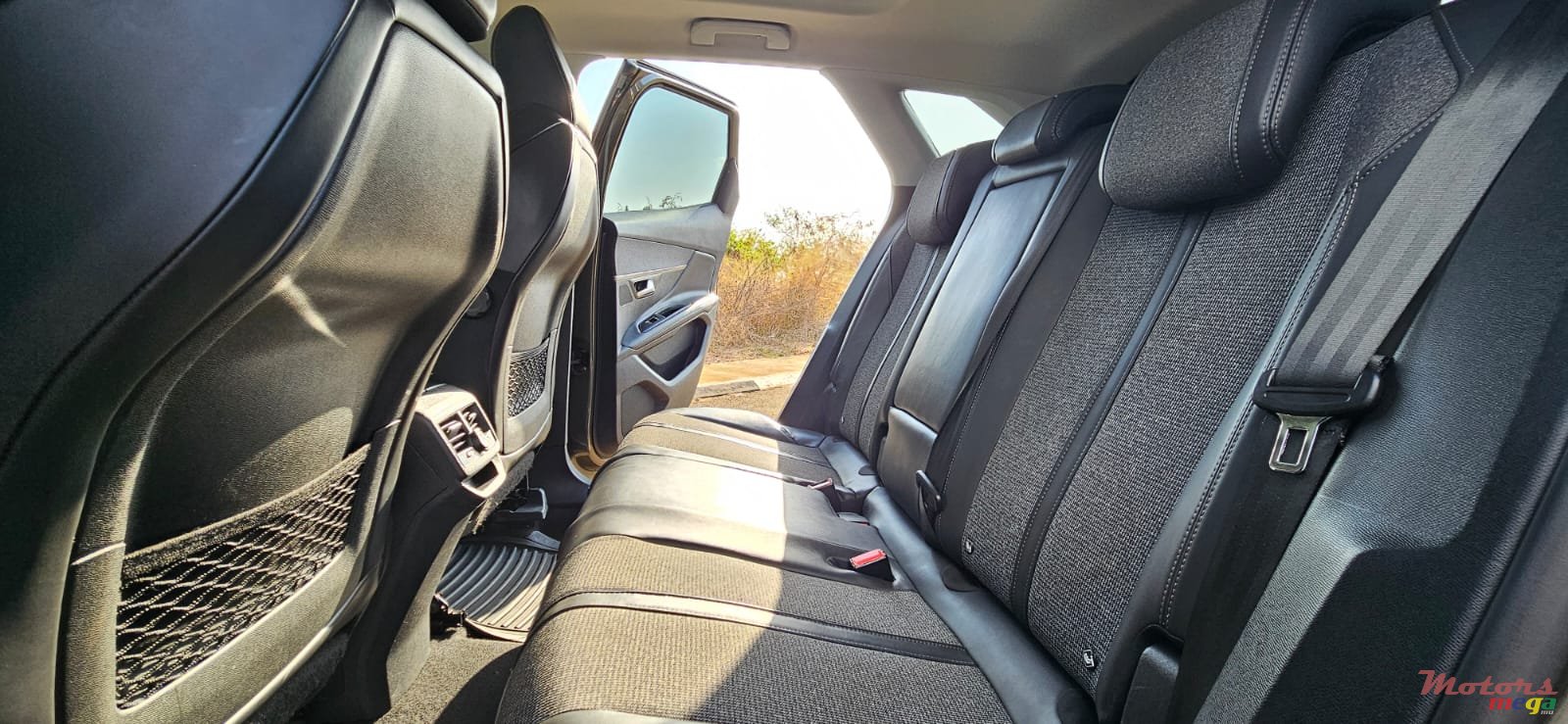 2019' Peugeot 3008 photo #5