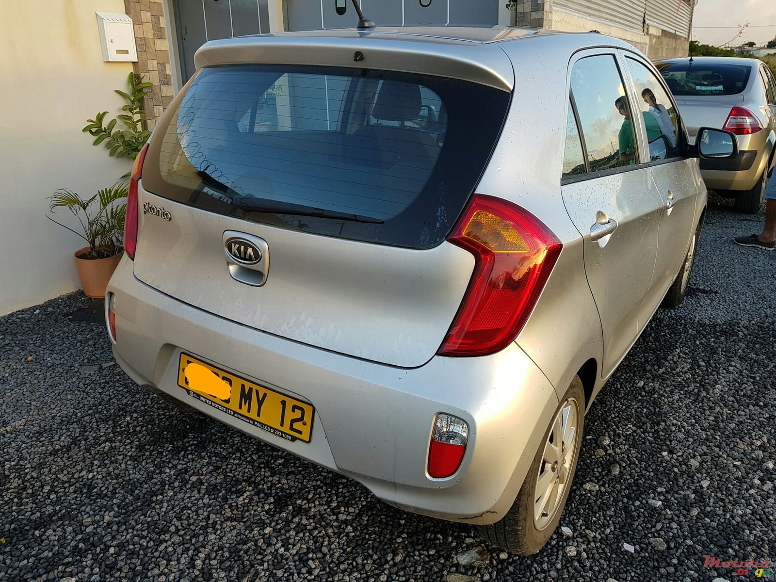 2012' Kia automatic picanto photo #4