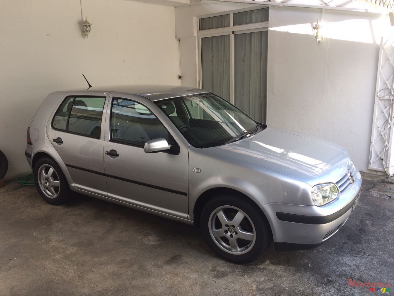 2005' Volkswagen Golf IV photo #2