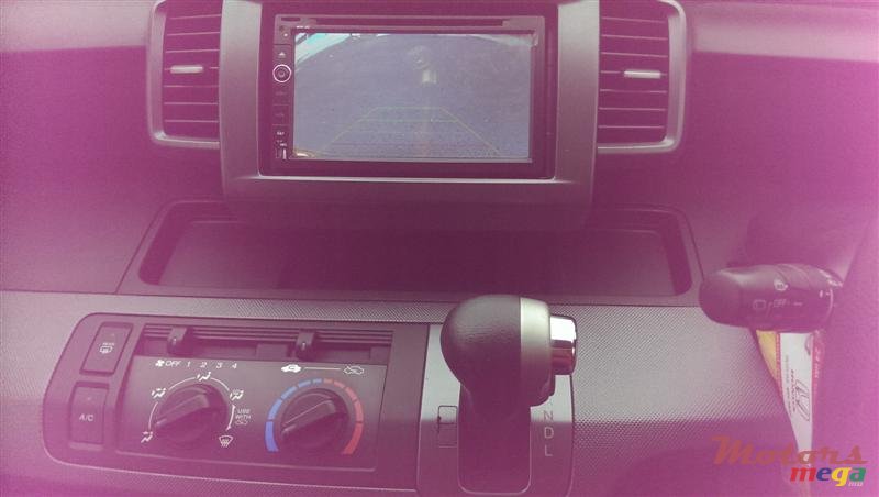 2010' Honda photo #5