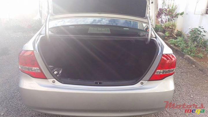 2009' Toyota Corolla Axio photo #7